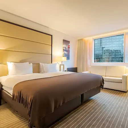 Pestana Chelsea Bridge &