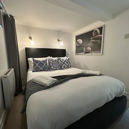 Finchley Road Apartment London