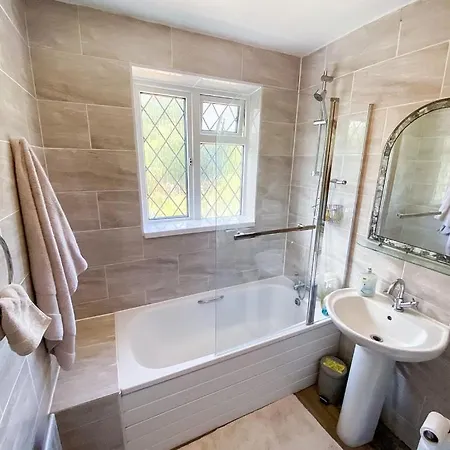 Ferienhaus Stunning Modern Cozy 5 Star 3 Bedroom House-free Parking Greater London Metro Stations Hosted By Tony Catford