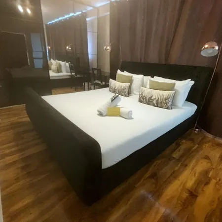 R3 Superking Sized Bed & 75
