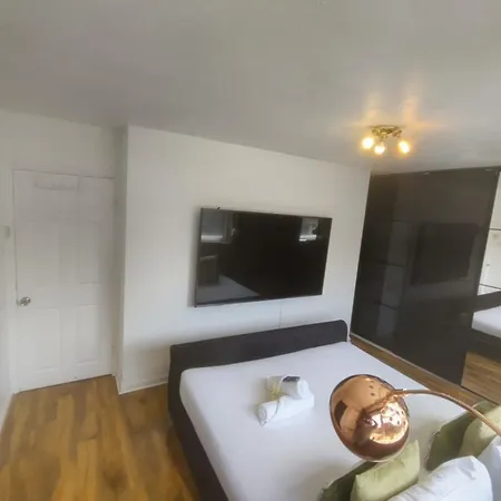 R3 Superking Sized Bed & 75