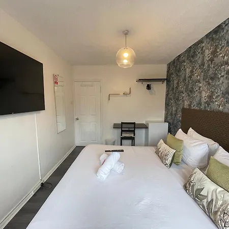 R1 Superking Sized Bed & 65