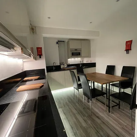 Luxury With En-suite Bathrooms - West London Homestay Harrow on the Hill