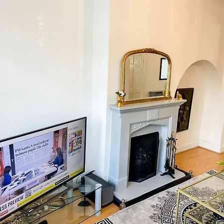 Stunning Modern Cozy 5 Star 3 Bedroom House-free Parking Greater London Metro Stations Hosted By Tony * Catford
