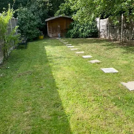 Ferienhaus Stunning Modern Cozy 5 Star 3 Bedroom House-free Parking Greater London Metro Stations Hosted By Tony