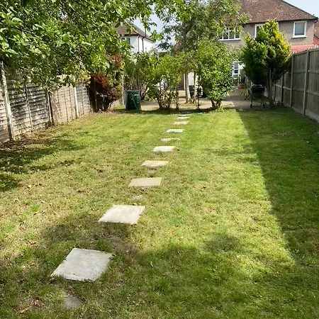 Stunning Modern Cozy 5 Star 3 Bedroom House-free Parking Greater London Metro Stations Hosted By Tony Ferienhaus