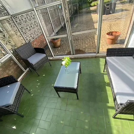 Stunning Modern Cozy 5 Star 3 Bedroom House-free Parking Greater London Metro Stations Hosted By Tony Ferienhaus