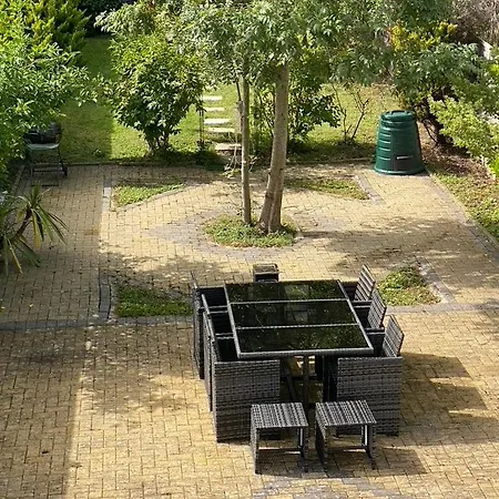 Stunning Modern Cozy 5 Star 3 Bedroom House-free Parking Greater London Metro Stations Hosted By Tony
