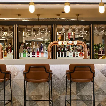Hotel Courtyard By Marriott Airport Londres