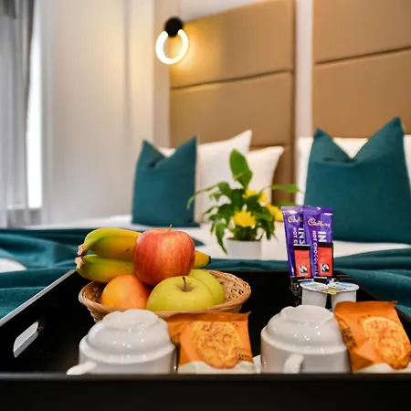 Queens Park Premier Hyde Park Hotel