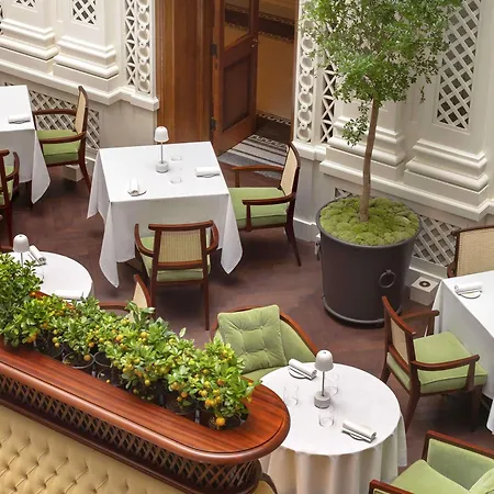 Raffles At The Owo Londres