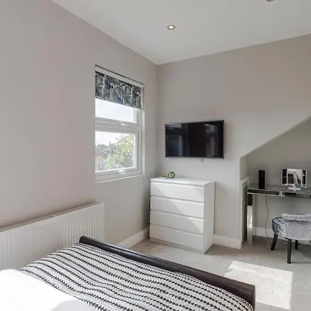 Stunning 3 Bed Duplex In The Heart Of West Hampstead Appartement