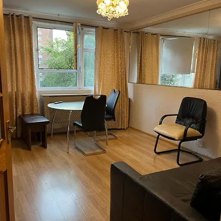 1 Bedroom Flat Close To With Free Parking Arrangement Apartment *