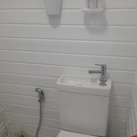 Apartment Private Extension With Bathroom And Kitchen London