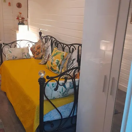 Apartment Private Extension With Bathroom And Kitchen *