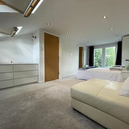 Luxury With Private Bathrooms * London