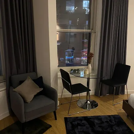 Tranquil 1 Bedroom Retreat In Piccadilly Vr4 * London