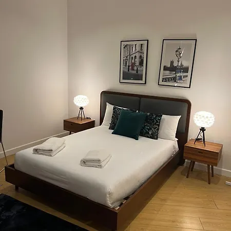 Tranquil 1 Bedroom Retreat In Piccadilly Vr4 London