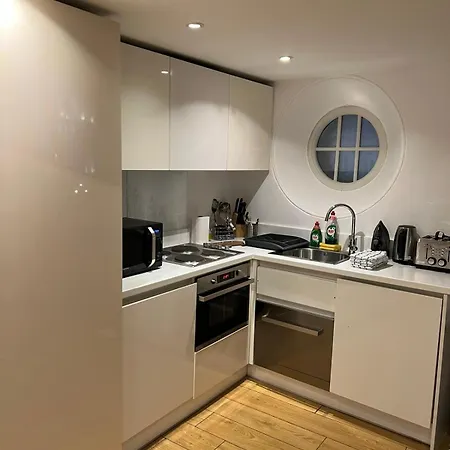 Apartment Tranquil 1 Bedroom Retreat In Piccadilly Vr4 London