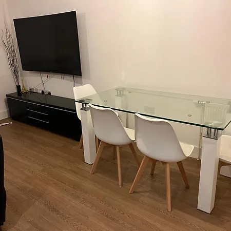 Comfy One Bedroom * London