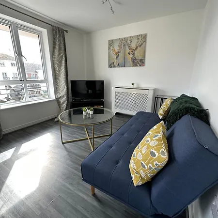 By Rehoboth - Abbey Wood Station - Zone 4 Apartment *