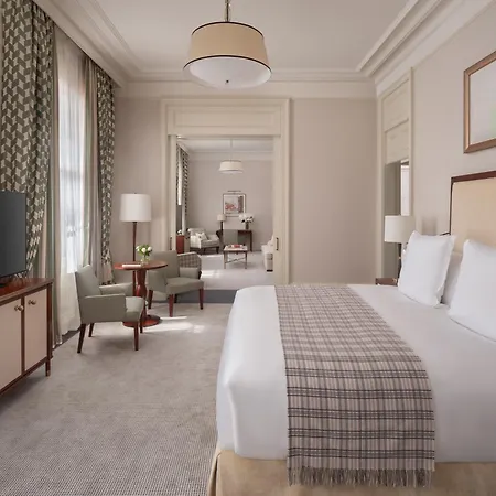 Hotel Raffles At The Owo