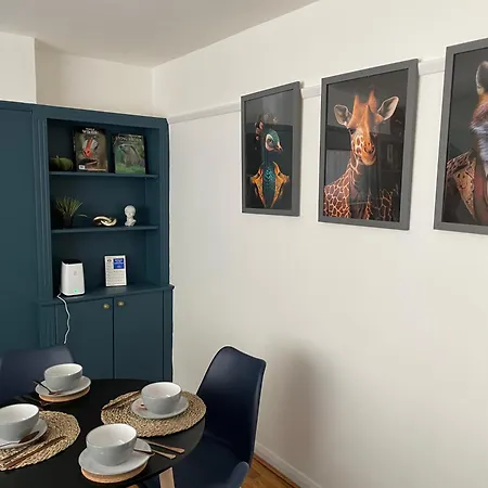 Elegant 2 Bedroom Flat In Chiswick Near Tube Stations