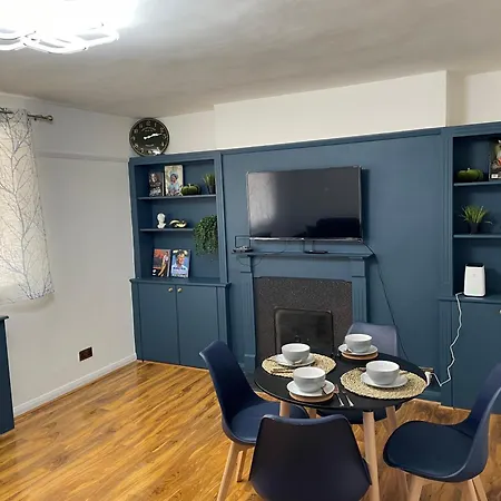 Apartment Elegant 2 Bedroom Flat In Chiswick Near Tube Stations *