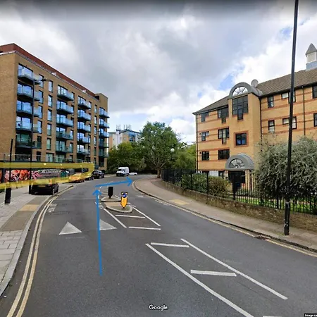 Surrey Docks Se16 Near Canada Water N Easy Access Canary Wharf Apartment *