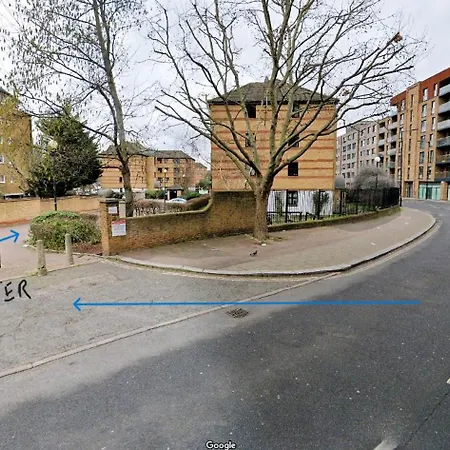 Surrey Docks Se16 Near Canada Water N Easy Access Canary Wharf * London