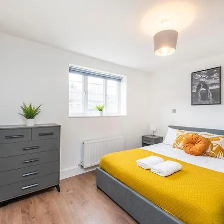 The Perfect London, With 2 Bedrooms 1 Bath - Battersea, Vauxhall And Nine Elms London