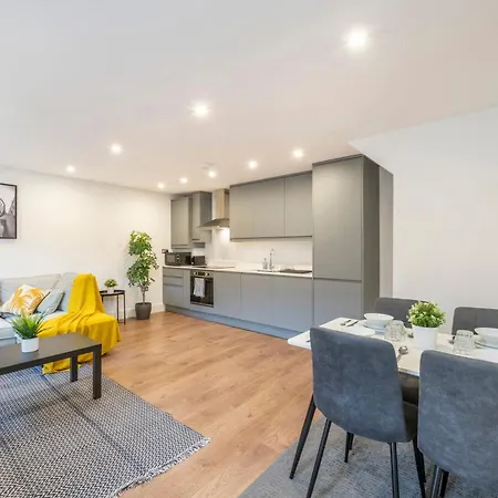 The Perfect London, With 2 Bedrooms 1 Bath - Battersea, Vauxhall And Nine Elms Apartment