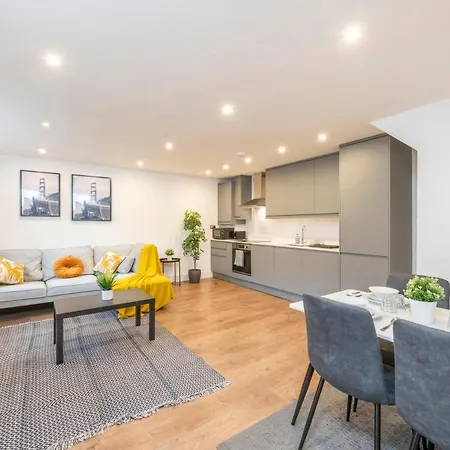 The Perfect London, With 2 Bedrooms 1 Bath - Battersea, Vauxhall And Nine Elms