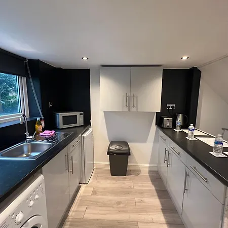 Comfy - Finchley Road *