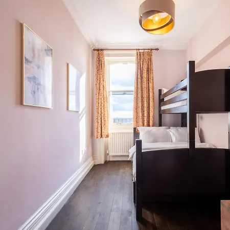 Palmers Swiss Hostel *