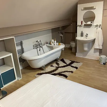 Walpole House Homestay