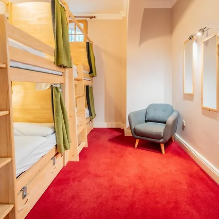 Palmers Swiss Hostel *