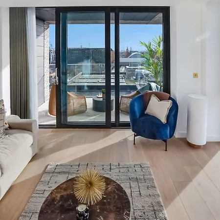 Modern At Enclave Located In Central Apartment