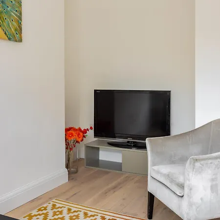 Kensington High Street Apartment London