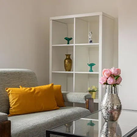 Kensington High Street Apartment *