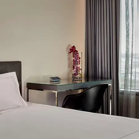 Park Plaza London, Park Royal 4* Londýn