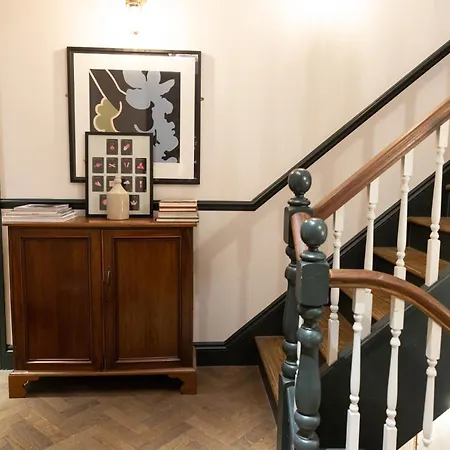 The Knight Of Nottinghill Hotel