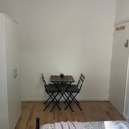 Contemporary Private Near Central *