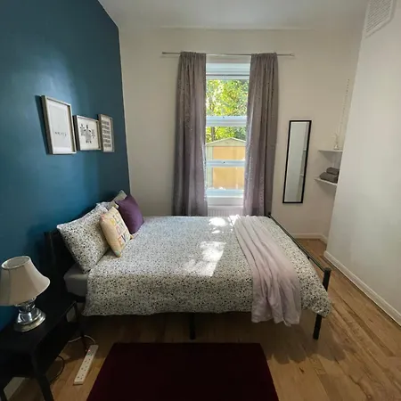 Homestay Contemporary Private Near Central London