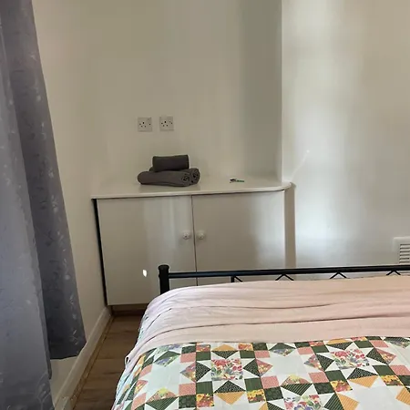 Contemporary Private Near Central London