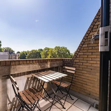 Luxury 3 Bedroom Flat With Balcony In Westbourne Park Appartamento