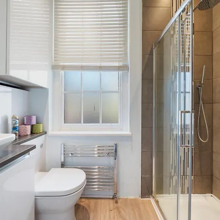 Superb One Bedroom In Soho Apartment