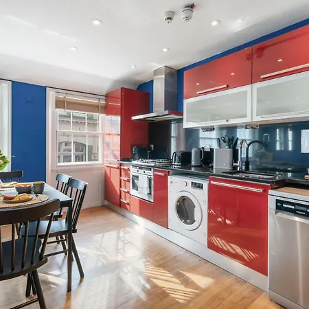 Beautiful One Bedroom In Soho Apartment London