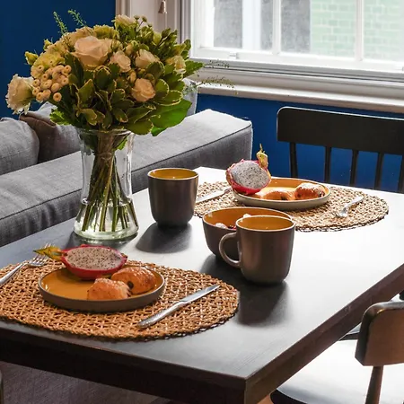 Beautiful One Bedroom In Soho Apartment