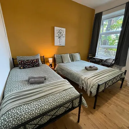 Contemporary Private Near Central Homestay *